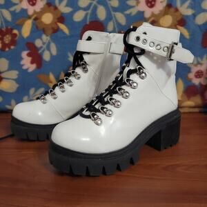 Size 6.5M White Boots
